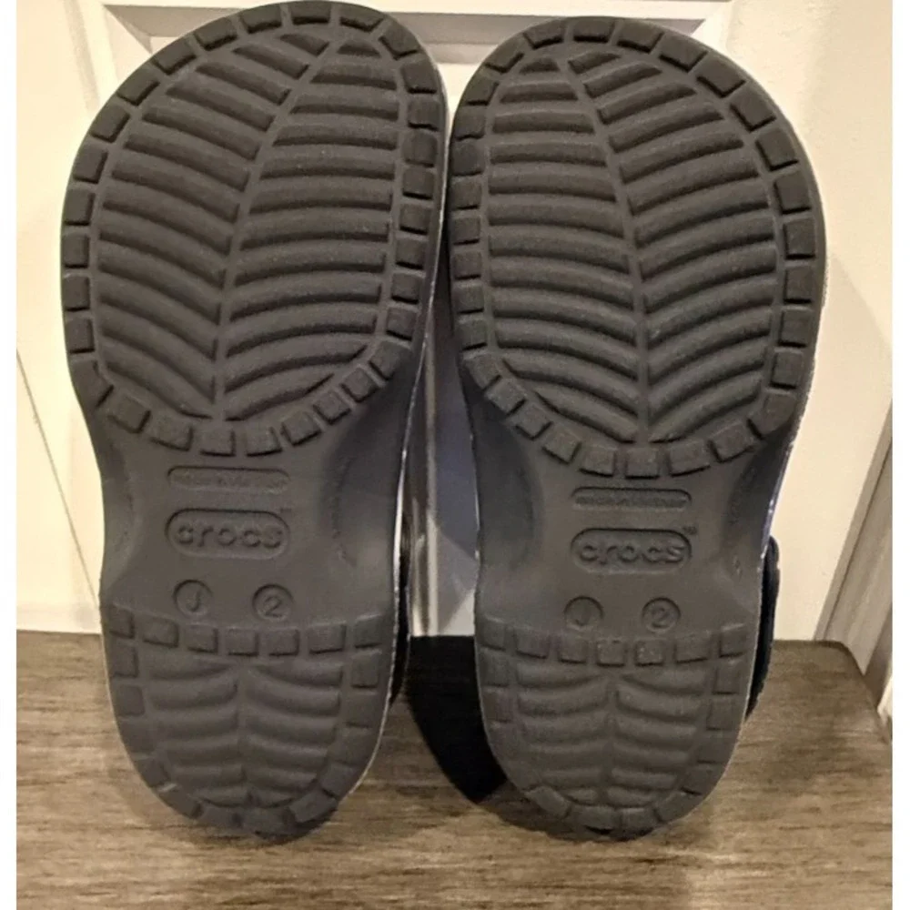 CROCS good used